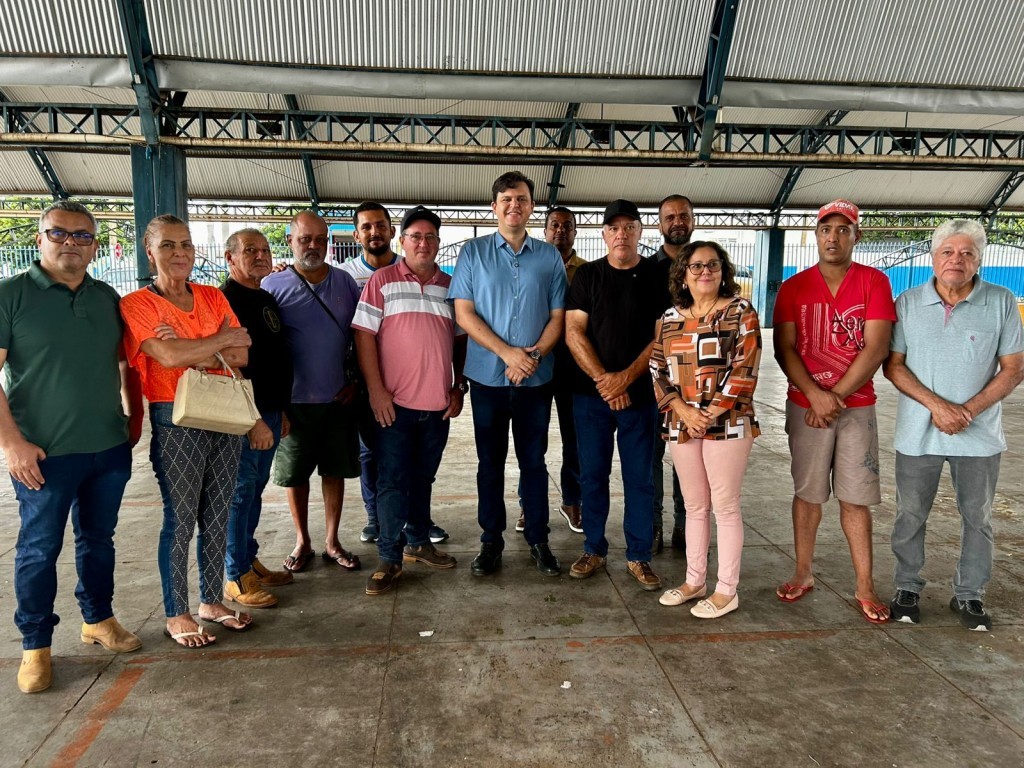 Deputado Thiago Silva se reúne com feirantes e reforça destinação de emenda