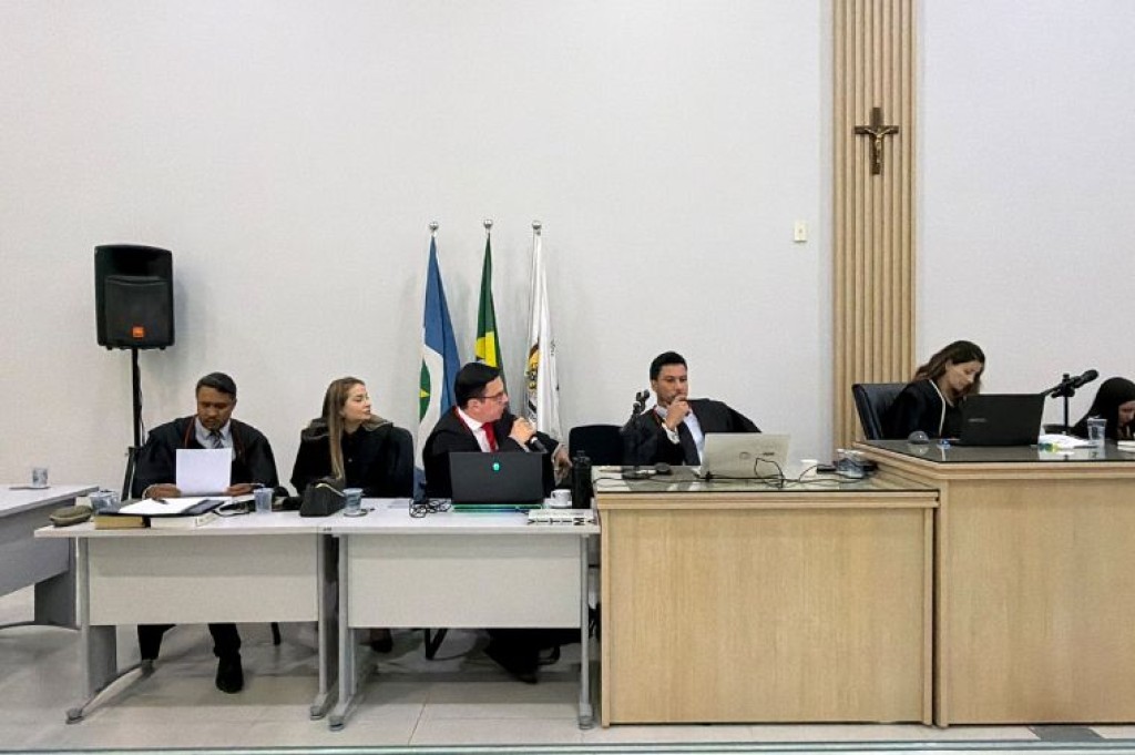 Júri de policiais penais é adiado após dissolução do conselho