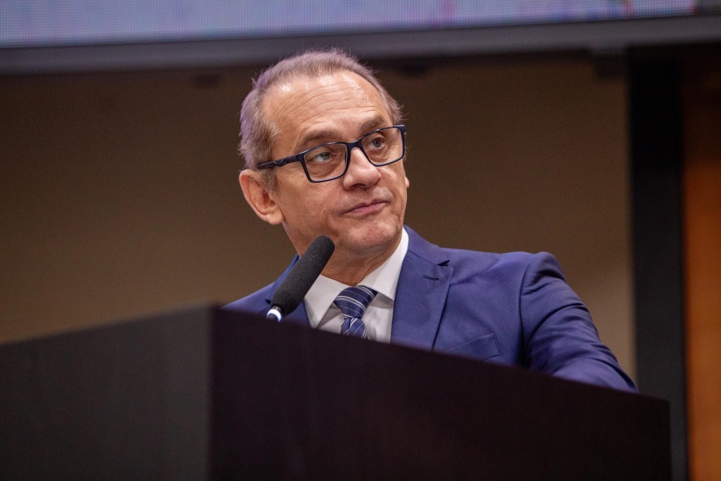 Wilson Santos rebate críticas ideológicas e defende ações do Governo Federal