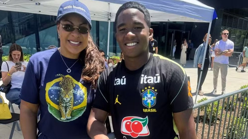 Mãe de Endrick acompanha treino da Seleção e diete jogadores nos EUA