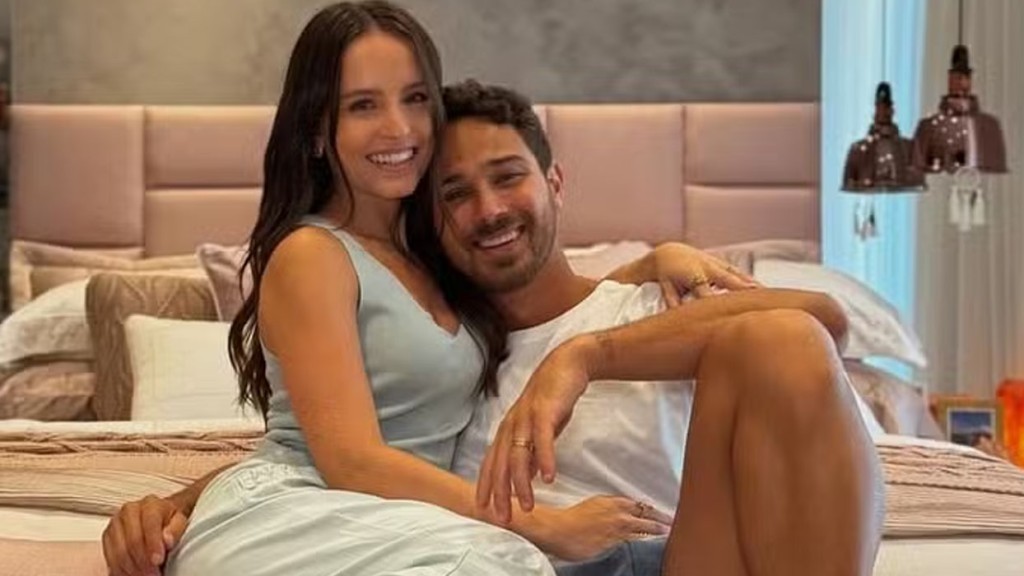 Larissa Manoela e André Luiz Frambach anunciam reforma de nova casa: ‘Novo lar’