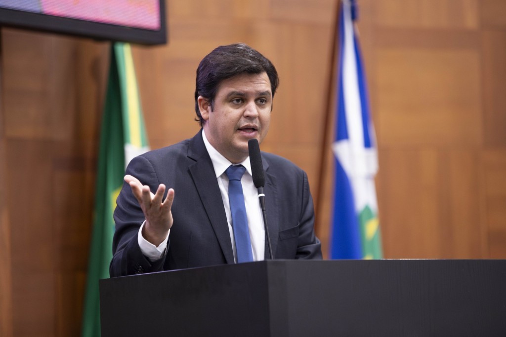 Deputado Thiago Silva cobra informações sobre emendas para a saúde não utilizadas em Rondonópolis