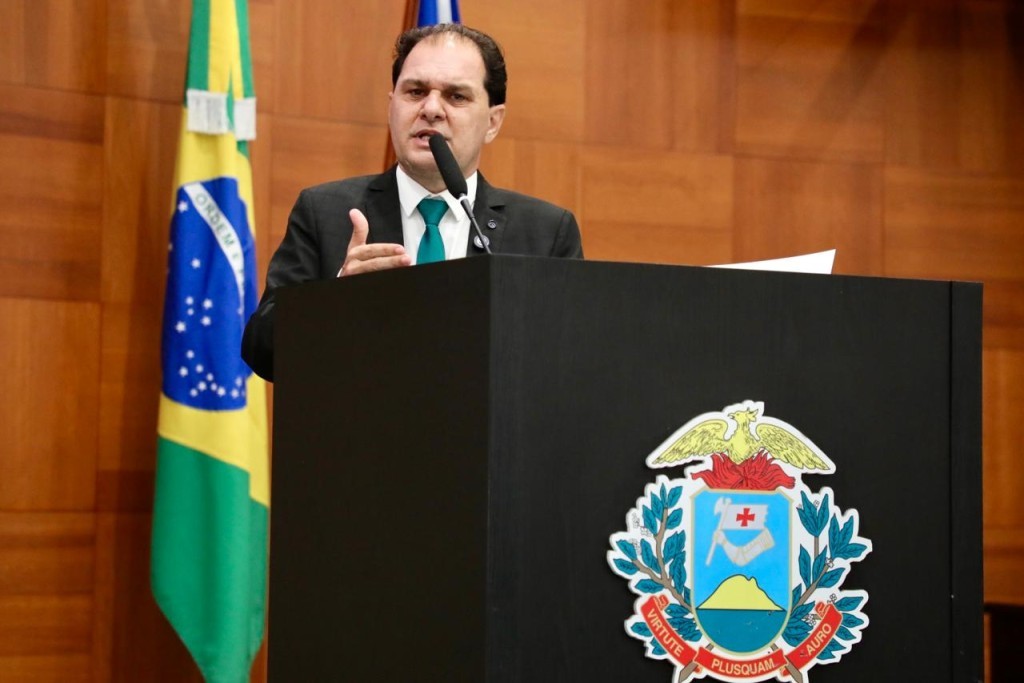 Deputado Chico Guarnieri solicita veículos para transporte de pacientes de Rio Branco e Porto Esperidião