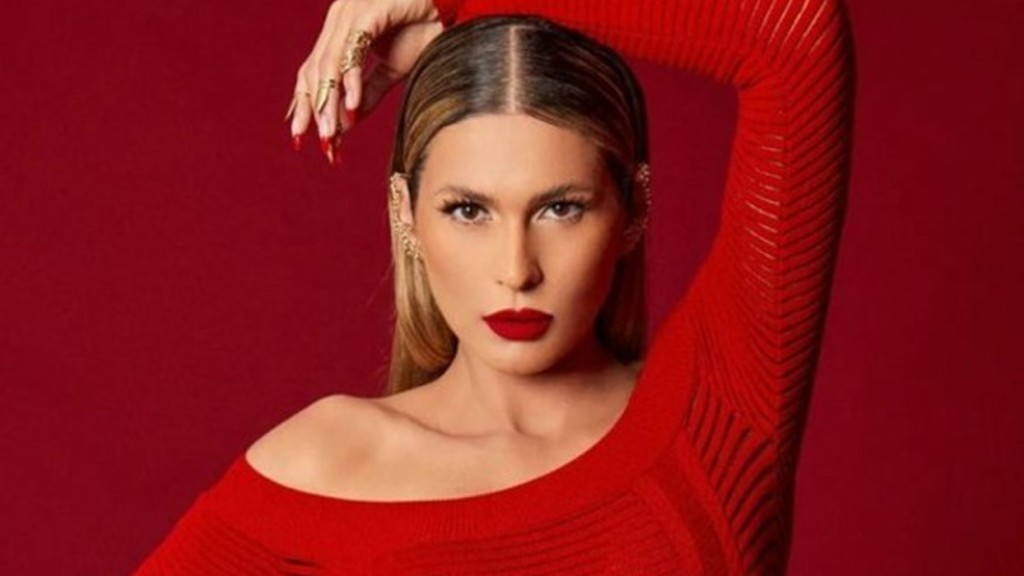 Lívia Andrade curte noite baladeira em São Paulo ao lado de amigos: ‘Que energia’