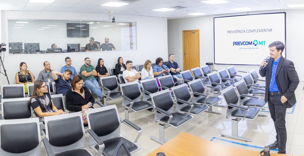 Consultor da Previdência Complementar de MT atende servidores de carreira para tirar dúvidas e avaliar a viabilidade de migração