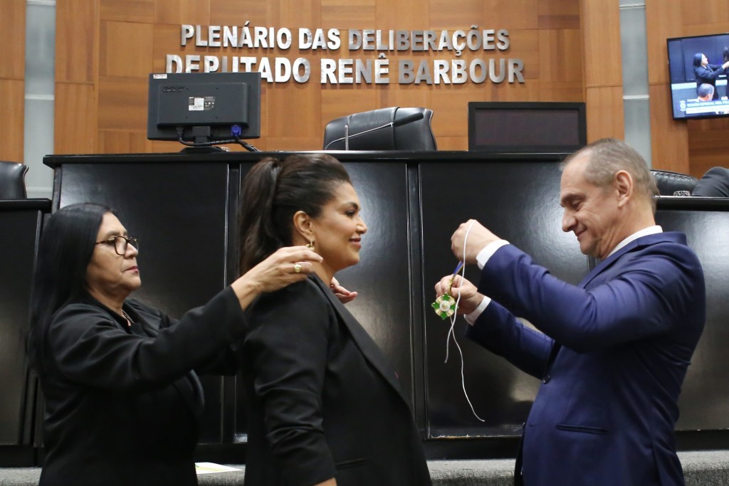 ALMT homenageia Polícia Civil em sessão especial realizada na quarta-feira (23)