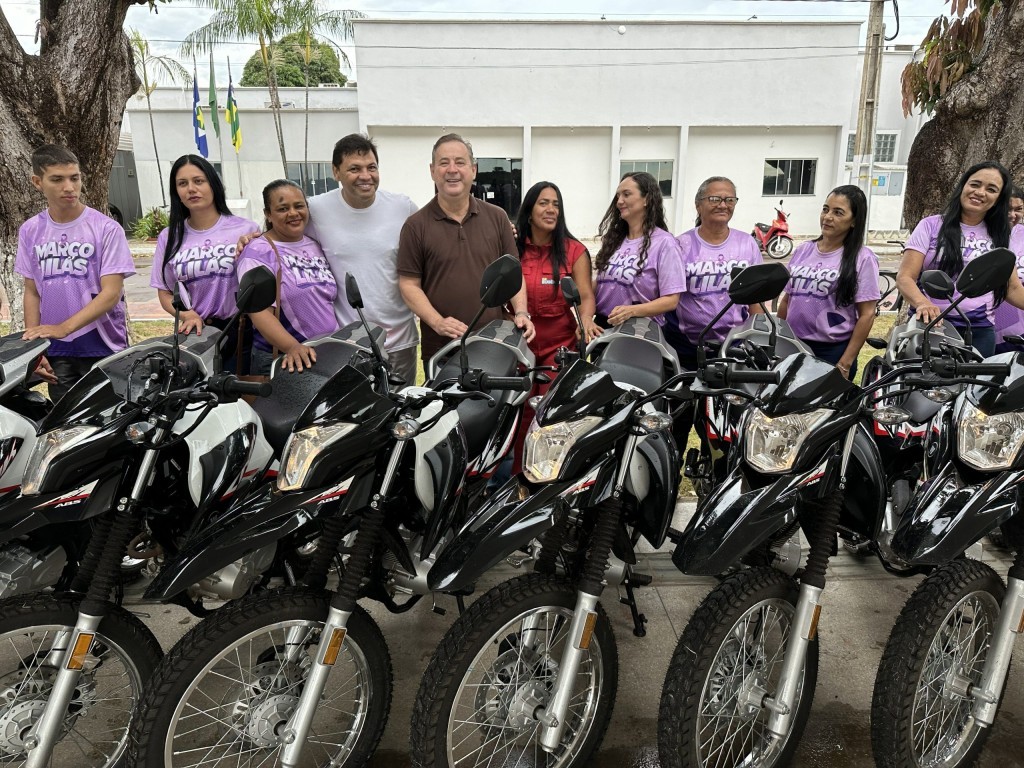 Dr. Eugênio entrega 21 motos a agentes comunitários de saúde, em São Félix do Araguaia