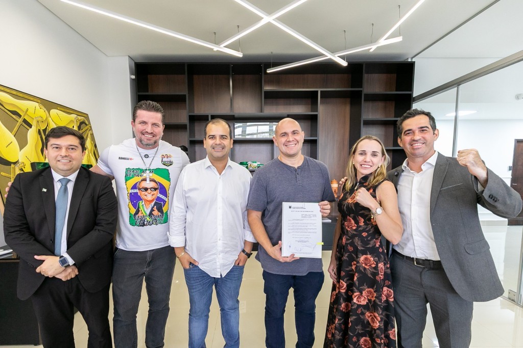 Prefeito sanciona leis que tratam de educação, saúde e cidadania