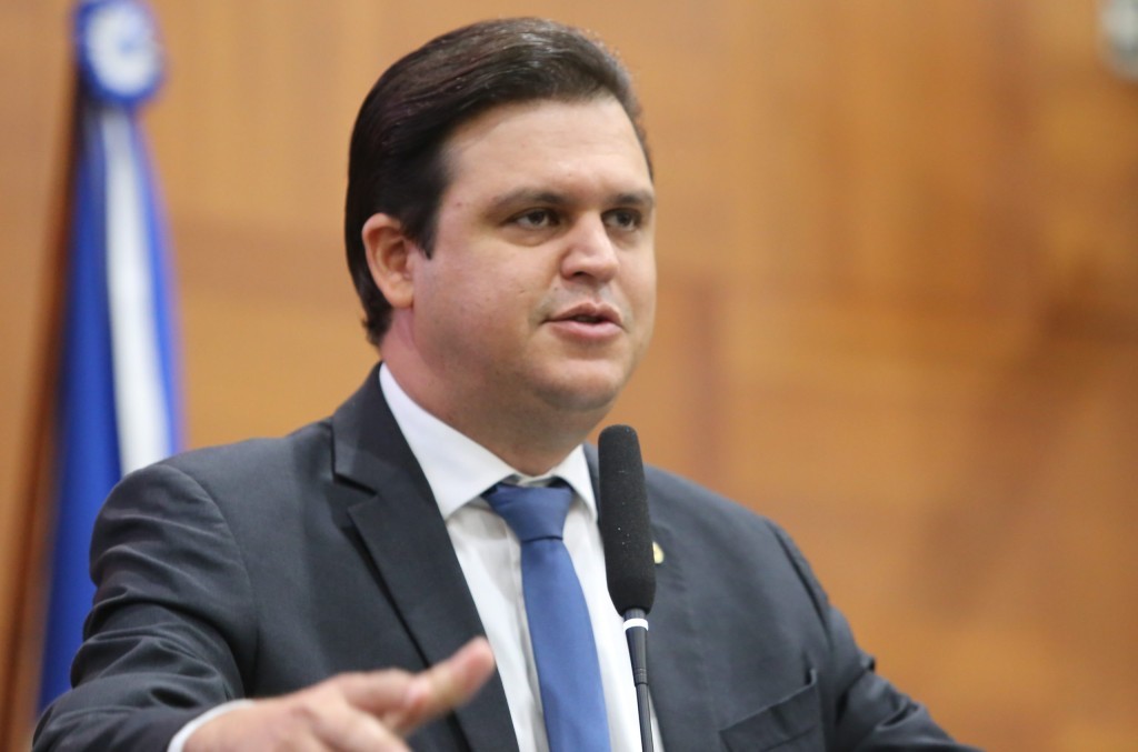 Deputado Thiago apresenta requerimento e fortalece ações em prol da saúde mental da comunidade escolar