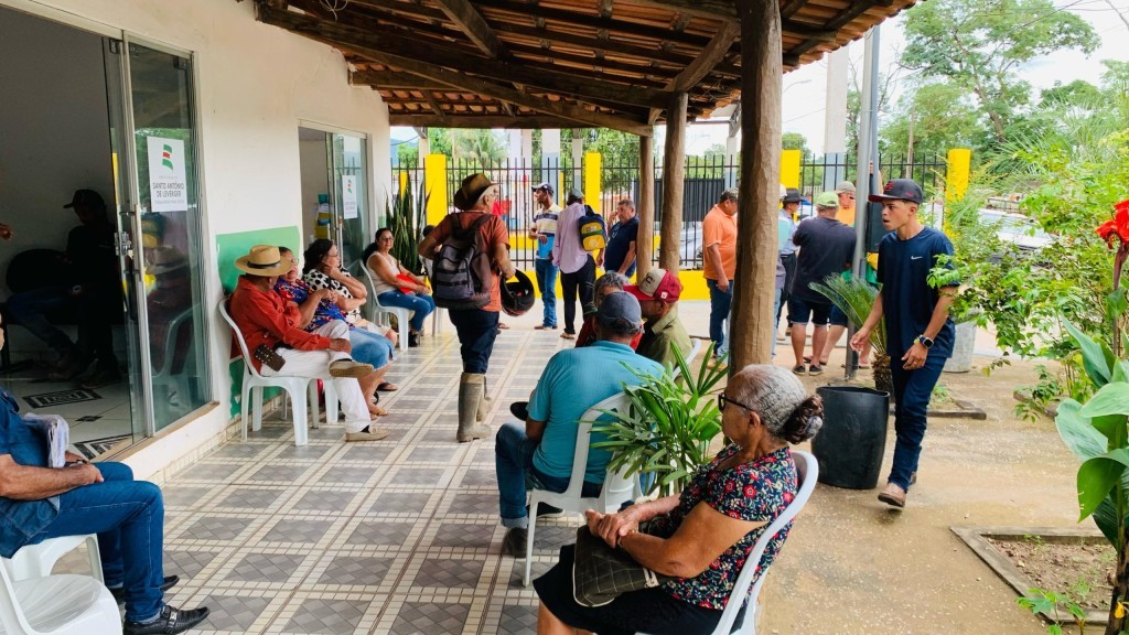 Produtores realizam cadastro para regularizar a produção de derivados de leite