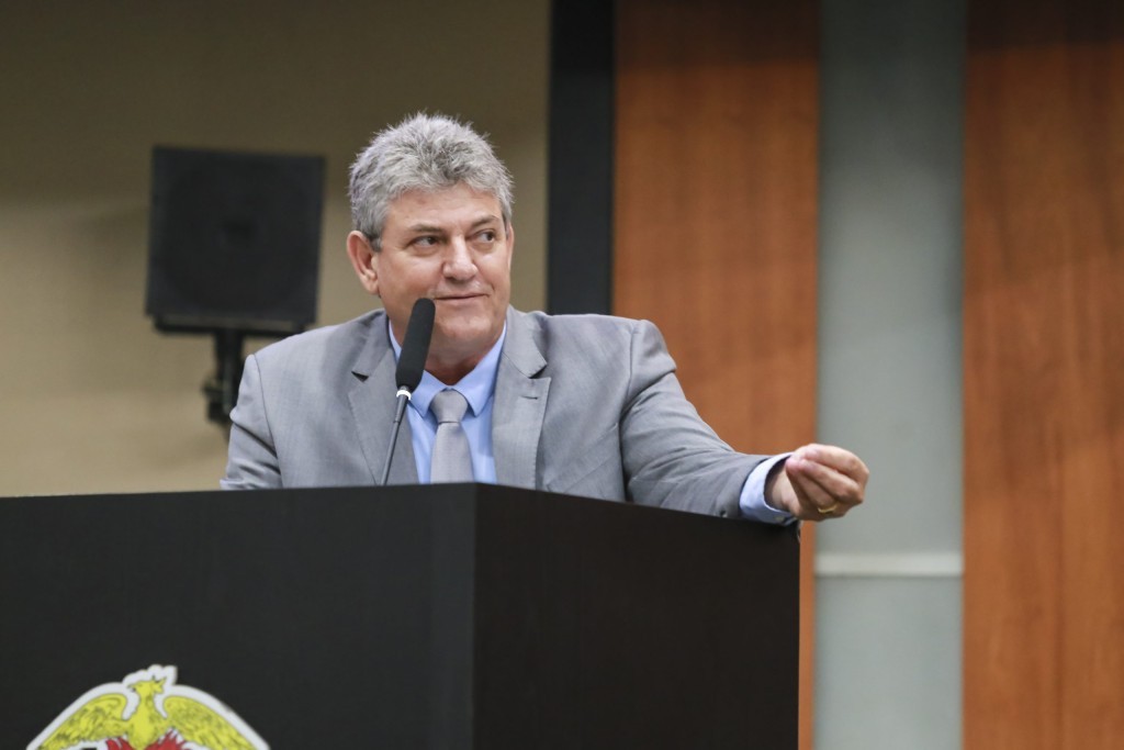 Deputado Moretto entrega emendas da Região Oeste