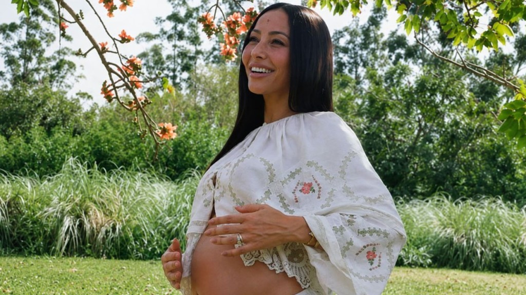 Sabrina Sato mostra ultrassom do filho e pose encanta seguidores: ‘5 minutinhos!’