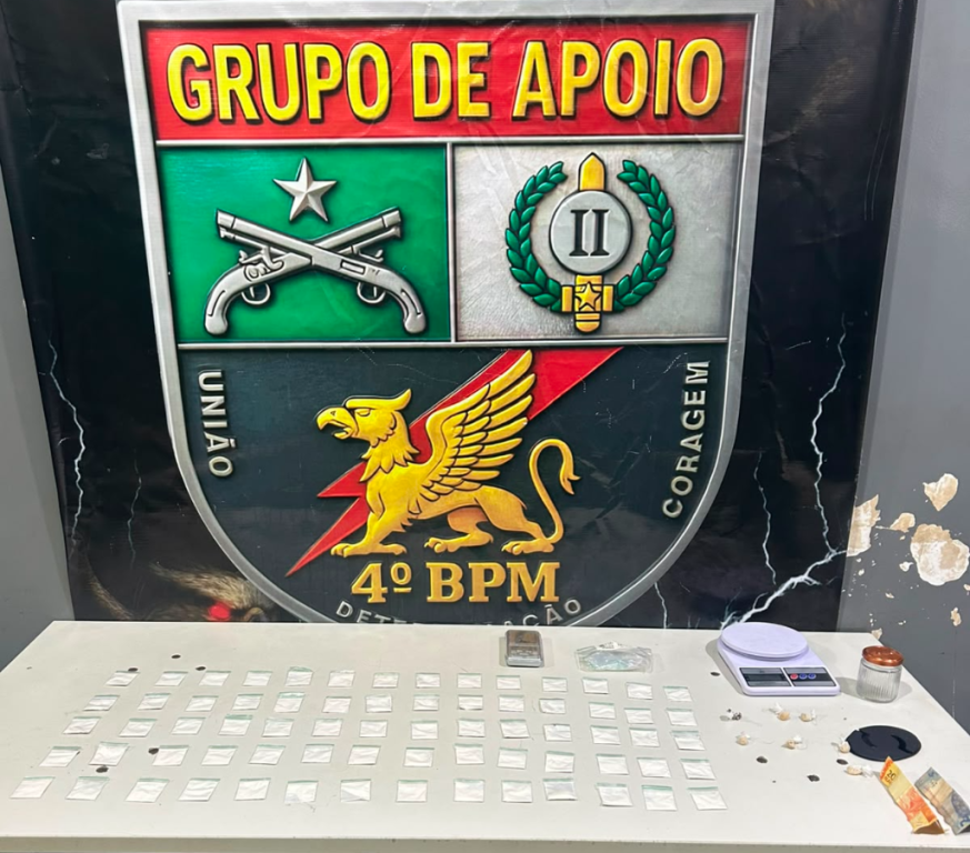 Polícia Militar prende homem com 77 porções de pasta base e cocaína