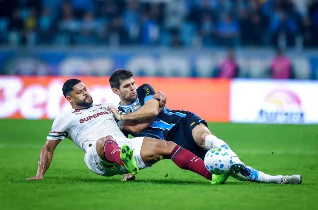 Grêmio busca empate no fim contra o Fluminense e evita derrota em casa