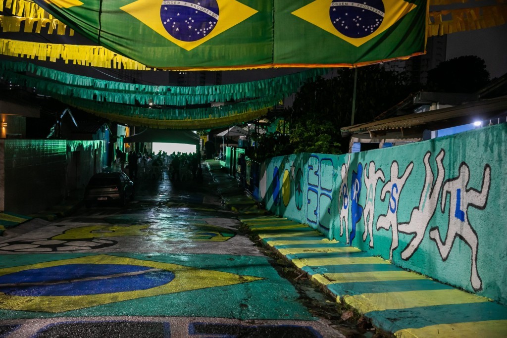 Quatro ruas são escolhidas para receber telões da Prefeitura durante jogo da Seleção Brasileira na Copa