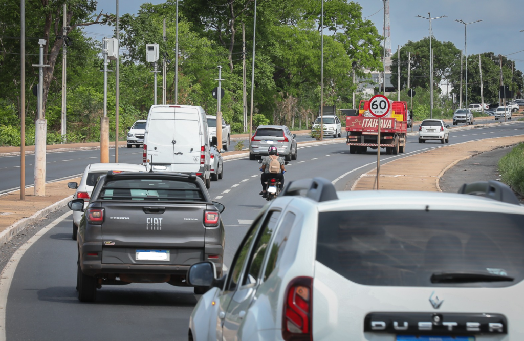 Proprietários de veículos com placa final 6 têm até o dia 30 de junho para quitar a taxa do Licenciamento 2026