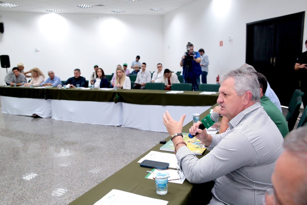 Revisão das bulas dos defensivos agrícolas foi tema de debate da FPA