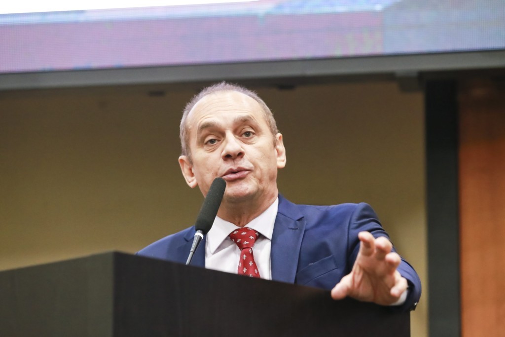 Wilson Santos critica polarização e defende o papel fiscalizador do Legislativo