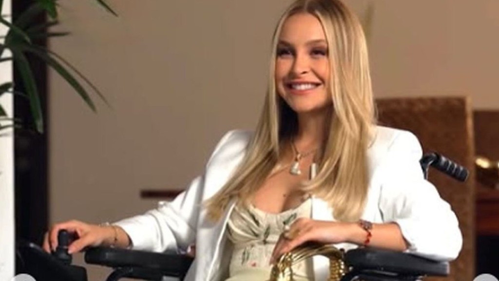 Carla Diaz celebra estreia de nova novela no Globoplay e promete agitar trama com Liz