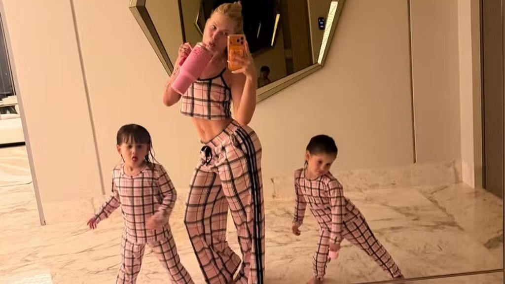 Virginia Fonseca curte noite com as filhas e combinam pijamas: ‘Noite das garotas’