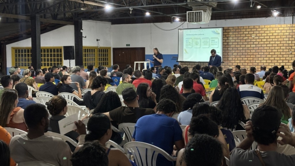 Assembleia com futuros moradores do Residencial Jardim Califórnia foi realizada nesta quarta (7)