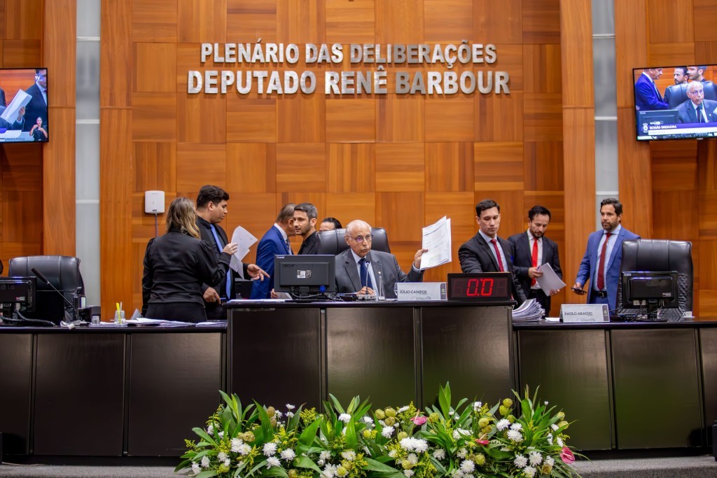 ALMT aprova 43 projetos e PDL sobre regularização fundiária segue para análise da CCJR