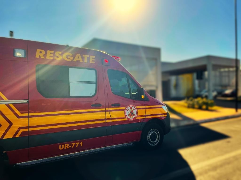 Bombeiros socorrem gestante após parto emergencial em veículo às margens da MT-060