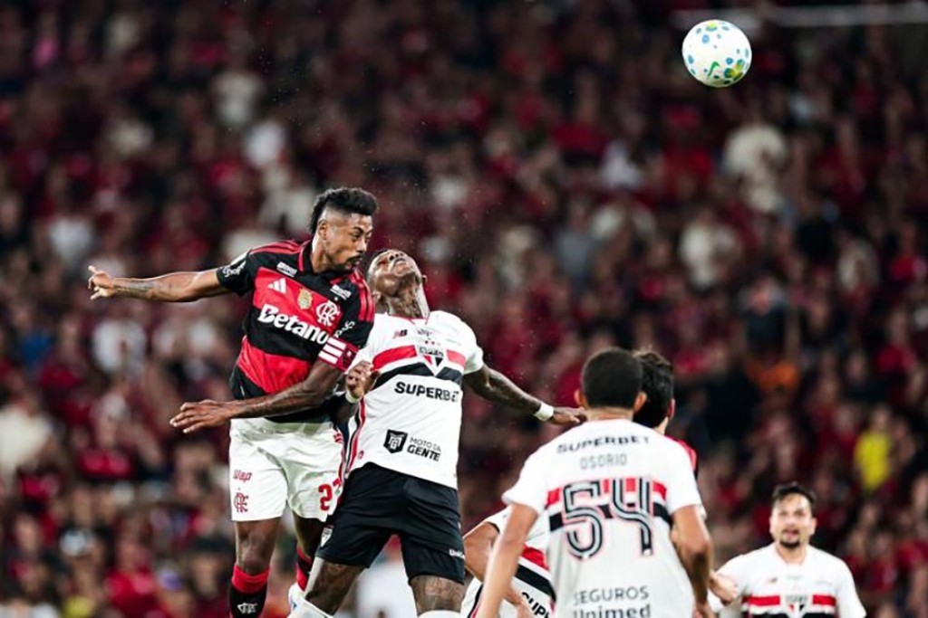 Flamengo domina, sai na frente, mas cede empate ao São Paulo no Maracanã