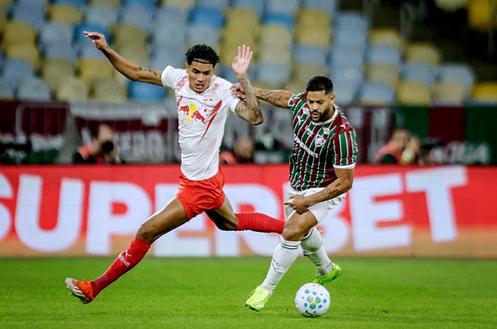 Fluminense arranca empate nos acréscimos com gol de cabeça e segura terceira posição