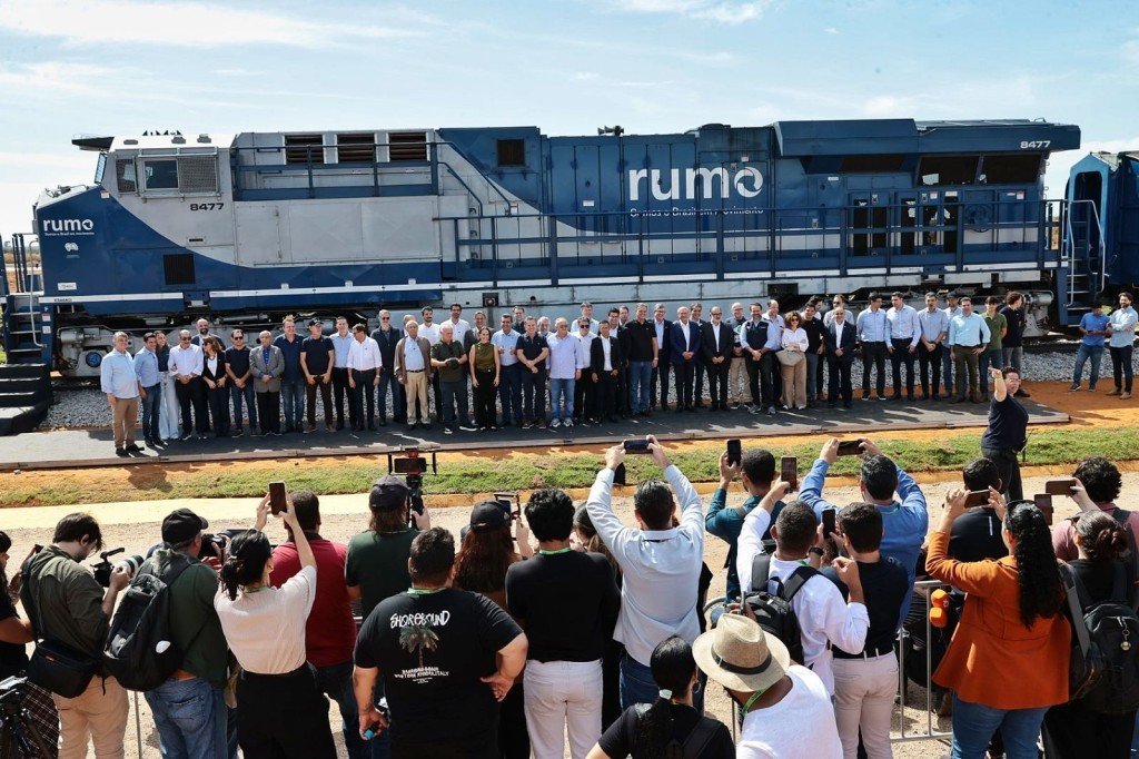 Governo de MT e Rumo inauguram 1º trecho da Ferrovia Estadual: "Mato Grosso é um exemplo do que o Brasil pode fazer", afirma governador