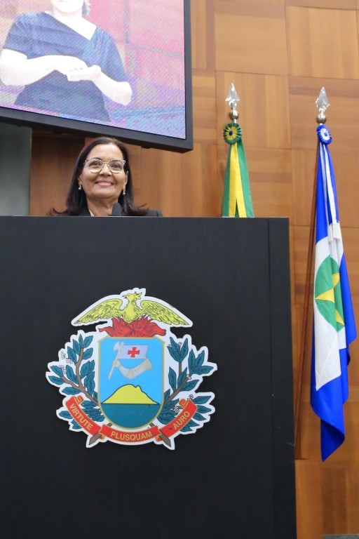Professora Marildes Ferreira assume mandato de deputada no lugar do Dr. Eugênio