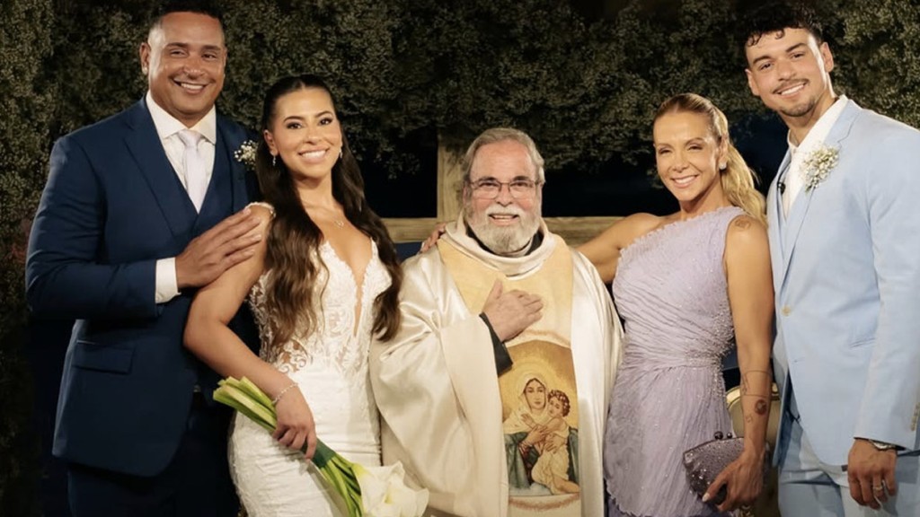Filho de Carla Perez e Xanddy se casa em ilha particular na Bahia: ‘Maior sonho’