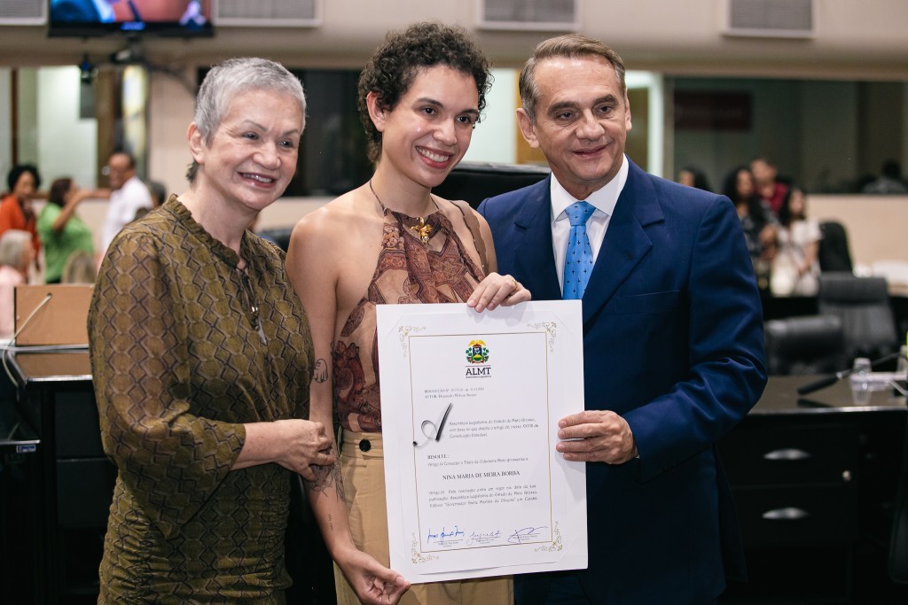 ALMT homenageia personalidades por atuação em benefício da sociedade