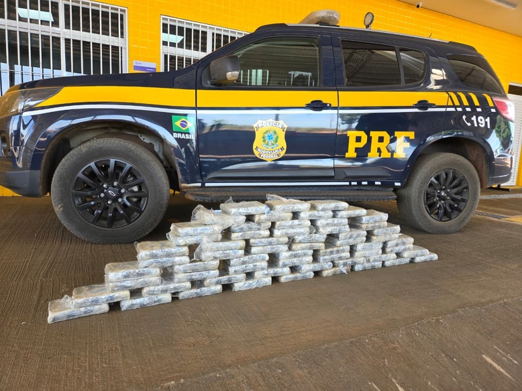 PRF apreende droga oculta em carga de madeira na BR-070, em Primavera do Leste (MT)
