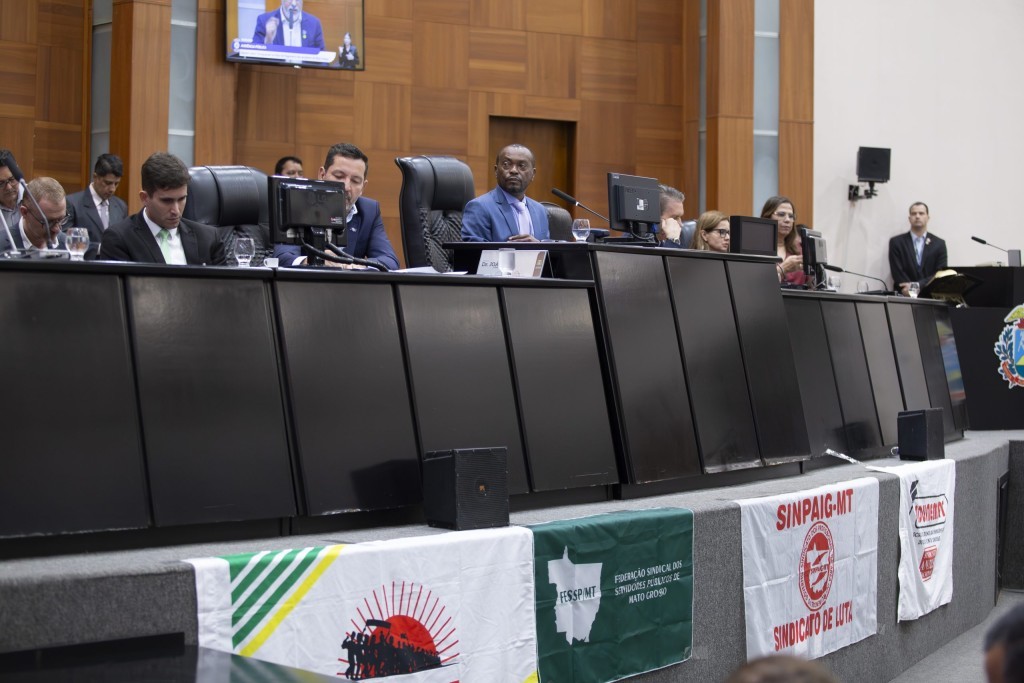 ALMT debate irregularidades nos consignados de servidores públicos estaduais