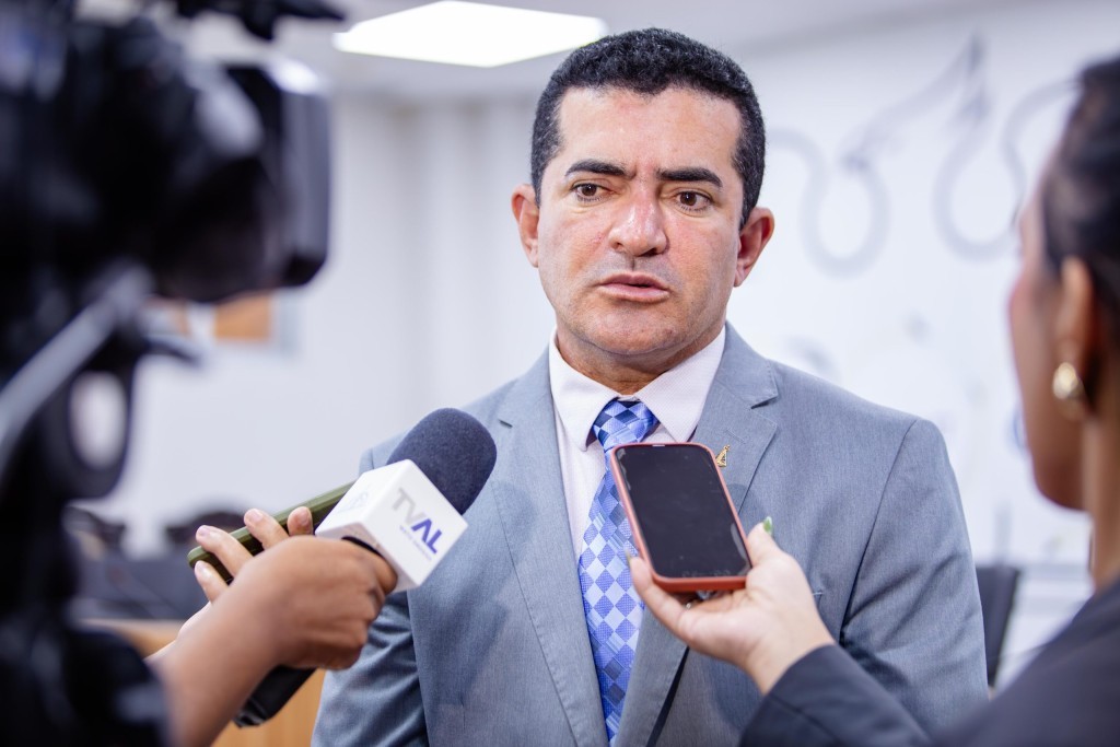 Elizeu Nascimento comemora ampliação de número de escolas cívico-militares